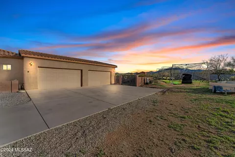 Exterior - 2540 E Lomas Dr, Vail, AZ 85641 photo 10 of 18