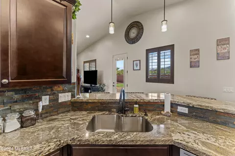 Kitchen - 2540 E Lomas Dr, Vail, AZ 85641 photo 4 of 6