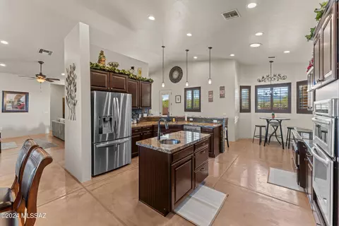 Kitchen - 2540 E Lomas Dr, Vail, AZ 85641 photo 5 of 6