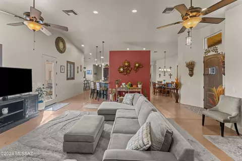 Living - 2540 E Lomas Dr, Vail, AZ 85641 photo 2 of 4