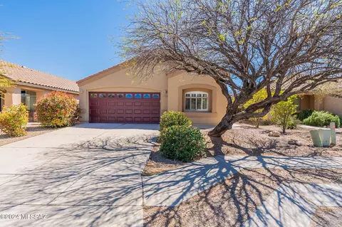 10468 E Oakbrook St, Tucson, AZ 85747