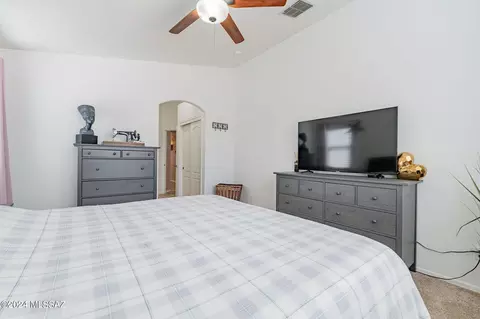 Bedroom - 10468 E Oakbrook St, Tucson, AZ 85747 photo 3 of 3