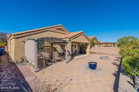 Exterior - 10468 E Oakbrook St, Tucson, AZ 85747 photo 3 of 6