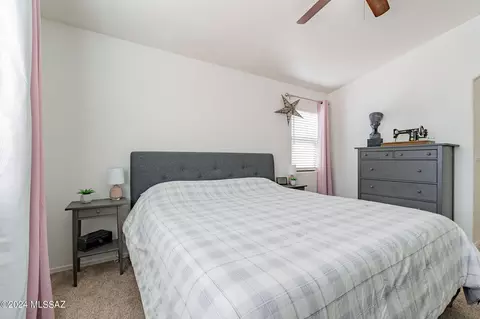 Bedroom - 10468 E Oakbrook St, Tucson, AZ 85747 photo 2 of 3