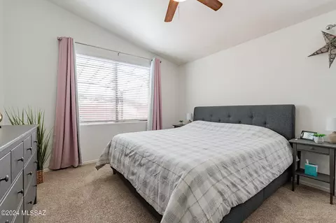 Bedroom - 10468 E Oakbrook St, Tucson, AZ 85747 photo 1 of 3