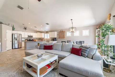 Living - 10468 E Oakbrook St, Tucson, AZ 85747 photo 2 of 4