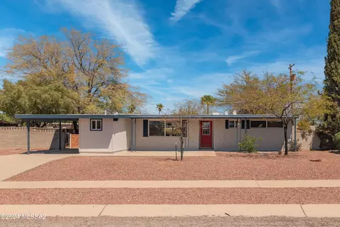 7449 E Calle Marques, Tucson, AZ 85710