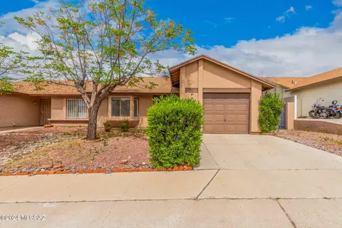 9973 E Skyward Way, Tucson, AZ 85730