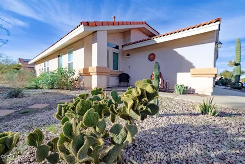 4637 W Gatehinge Ct, Tucson, AZ 85741