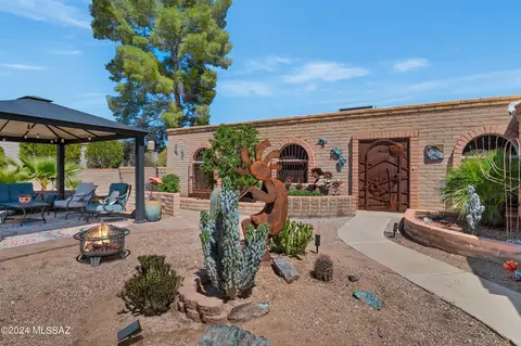 220 N Citadel Ave, Tucson, AZ 85748