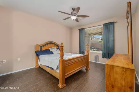 Bedroom - 13974 E Barouche Dr, Vail, AZ 85641 photo 2 of 7