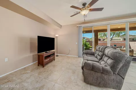 Living - 13974 E Barouche Dr, Vail, AZ 85641 photo 2 of 3