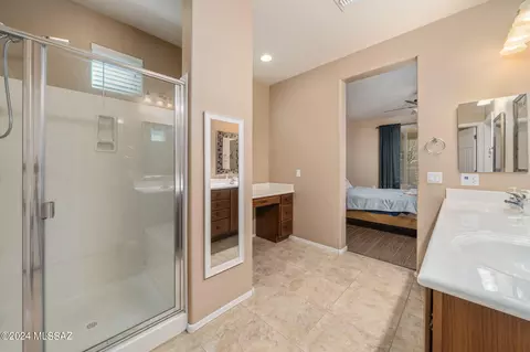 Bath - 13974 E Barouche Dr, Vail, AZ 85641 photo 2 of 3