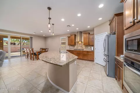 Kitchen - 13974 E Barouche Dr, Vail, AZ 85641 photo 2 of 4