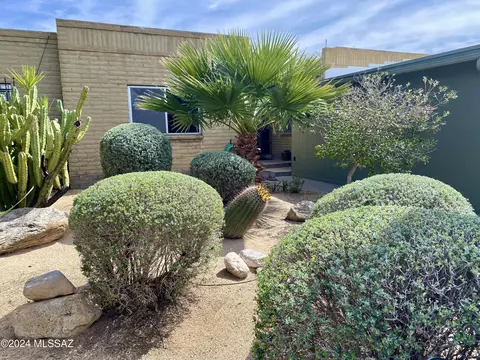 8178 N Madrid Dr, Oro Valley, AZ 85704