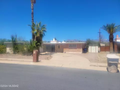 8439 E 2nd Pl, Tucson, AZ 85710
