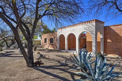 7640 E Sabino Vista Dr, Tucson, AZ 85750