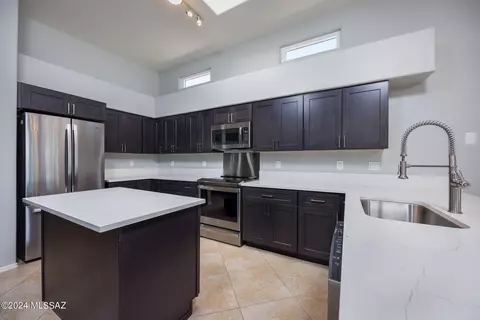 6743 N Calle Sin Nombre, Tucson, AZ 85718