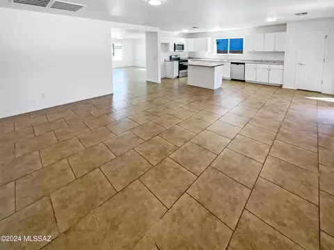 13654 E Shadow Pines Ln, Vail, AZ 85641 photo 11