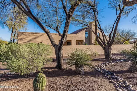 6125 N Coatimundi Dr, Tucson, AZ 85750