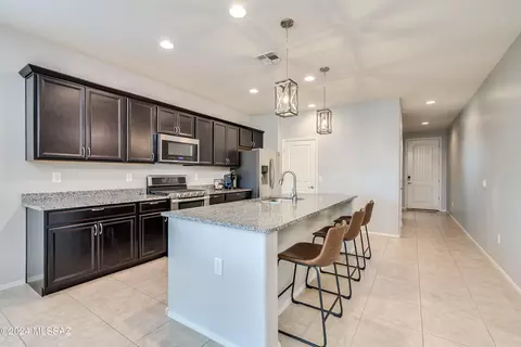 Kitchen - 14196 E Oxen Ln, Vail, AZ 85641 photo 2 of 6