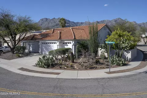 7685 E Camino Amistoso, Tucson, AZ 85750
