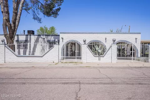 429 E Calle Socorro, Nogales, AZ 85621