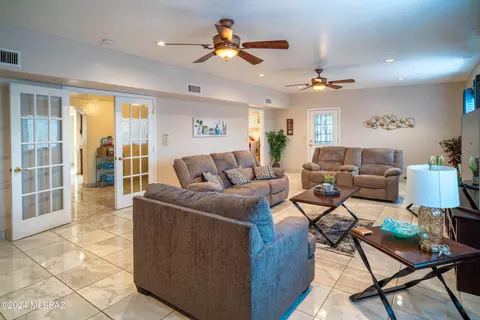 Living - 4719 S Primrose St, Tucson, AZ 85730 photo 6 of 7