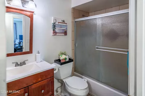 Bath - 4719 S Primrose St, Tucson, AZ 85730 photo 1 of 2