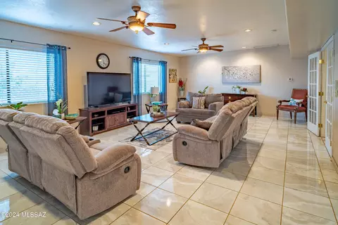 Living - 4719 S Primrose St, Tucson, AZ 85730 photo 5 of 7