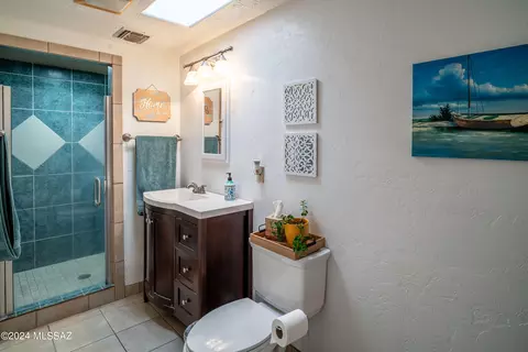 Bath - 4719 S Primrose St, Tucson, AZ 85730 photo 2 of 2