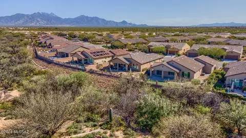 1156 N Grand Canyon Dr, Green Valley, AZ 85614