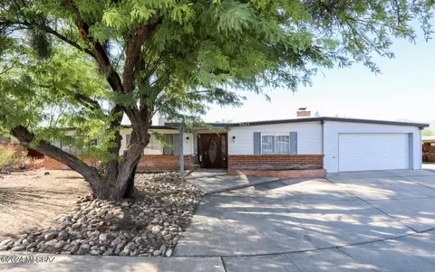 8621 E Fairmount Pl, Tucson, AZ 85715
