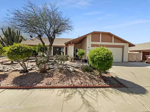 4825 W Rosebay St, Tucson, AZ 85742