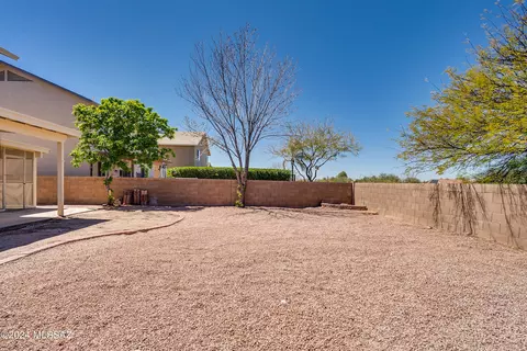 Exterior - 8733 E Chimney Spring Dr, Tucson, AZ 85747 photo 9 of 12