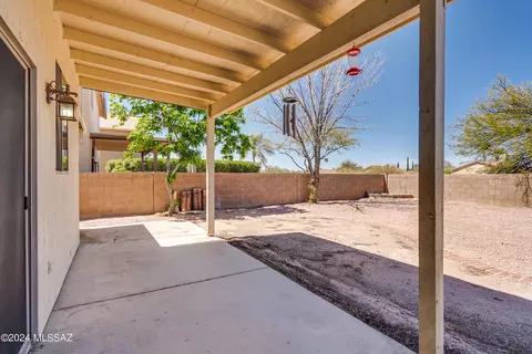 Exterior - 8733 E Chimney Spring Dr, Tucson, AZ 85747 photo 5 of 12