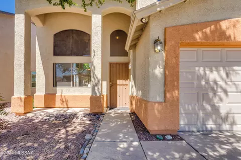 Exterior - 8733 E Chimney Spring Dr, Tucson, AZ 85747 photo 3 of 12