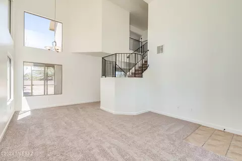 Living - 8733 E Chimney Spring Dr, Tucson, AZ 85747 photo 1 of 2