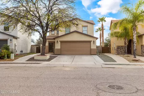 Exterior - 7004 S Goshawk Dr, Tucson, AZ 85756 photo 2 of 7