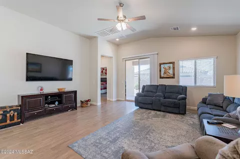 Living - 9963 N Ruby Range Trl, Marana, AZ 85653 photo 3 of 5