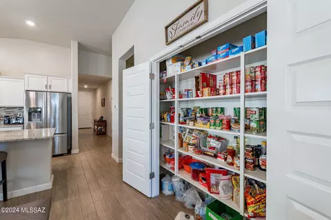 Kitchen - 9963 N Ruby Range Trl, Marana, AZ 85653 photo 5 of 6
