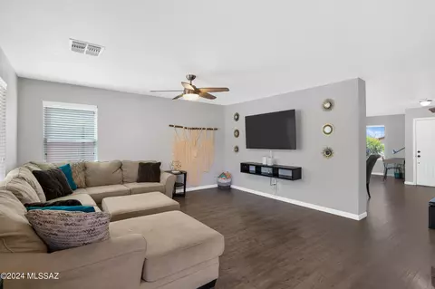 Living - 3535 E Mecate Rd, Tucson, AZ 85739 photo 2 of 5