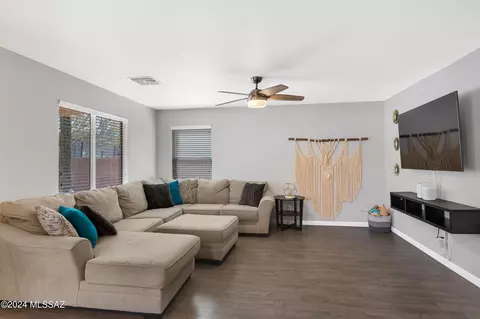 Living - 3535 E Mecate Rd, Tucson, AZ 85739 photo 1 of 5
