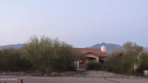 220 N Slate Dr, Vail, AZ 85641