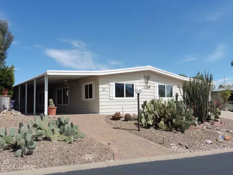 60 W Olive Dr, Green Valley, AZ 85614