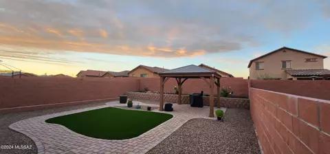 7834 S New Strike Way, Tucson, AZ 85747