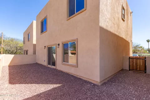 Exterior - 1077 E Irwin Pl, Tucson, AZ 85719 photo 8 of 8