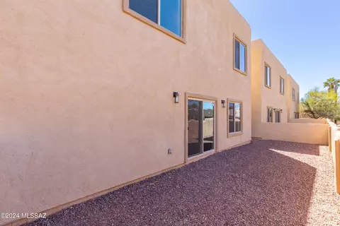 Exterior - 1077 E Irwin Pl, Tucson, AZ 85719 photo 7 of 8