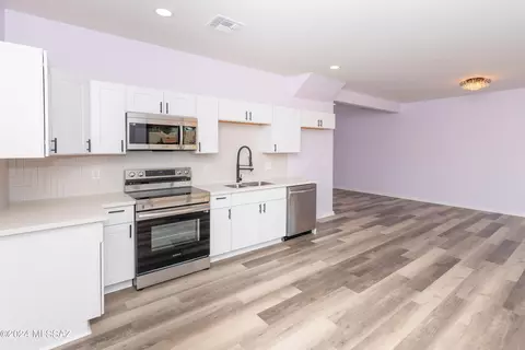 Kitchen - 1077 E Irwin Pl, Tucson, AZ 85719 photo 3 of 3