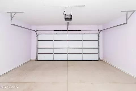 Exterior - 1077 E Irwin Pl, Tucson, AZ 85719 photo 5 of 8
